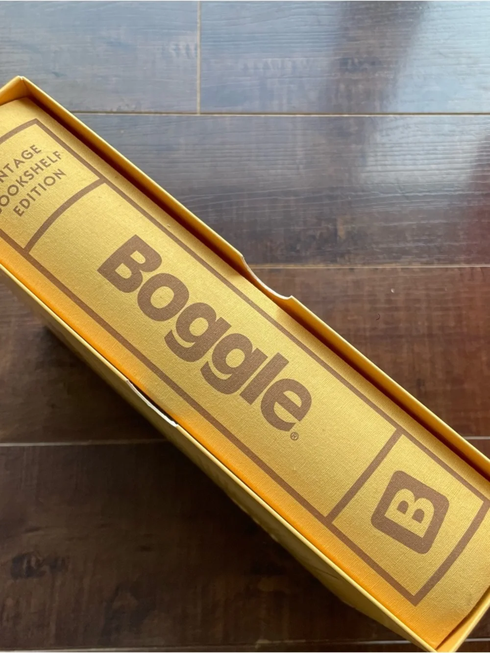 Boggle Vintage Bookshelf Edition Board Game - BNWOT - Picture 3 of 12